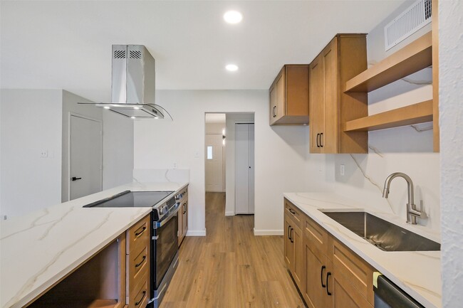 Building Photo - 5007 Ridgecreek Dr