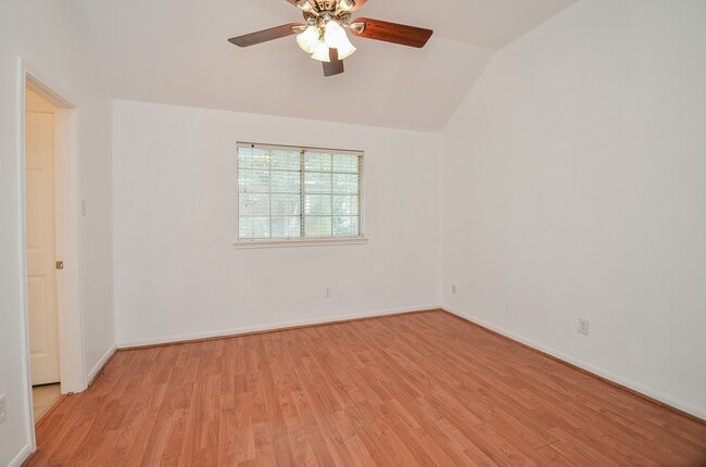 Building Photo - 1631 Berkoff Dr