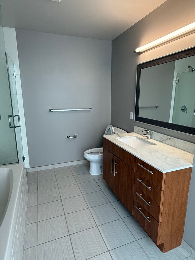 Building Photo - 11 W Grand Ave