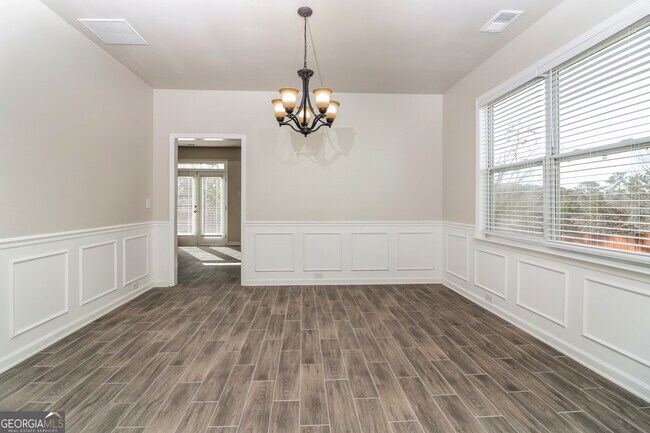 Building Photo - 107 Heritage Club Trail