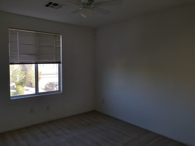 Building Photo - 5063 El Castano Ave