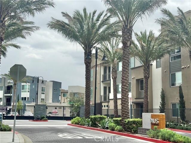 Building Photo - 960 N Tangent Privado