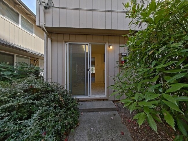 Building Photo - 2 Bedroom Apartment~ Near 9th Street ~ Sma...