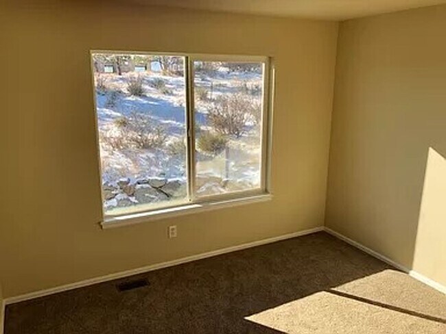 Building Photo - Amazing Home in Desirable District 20 – No...