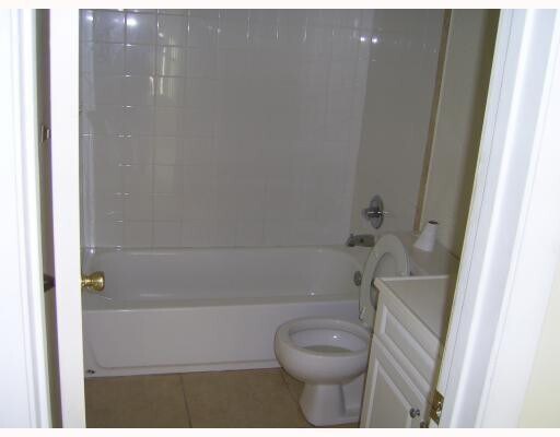 Building Photo - 11458 Royal Palm Blvd