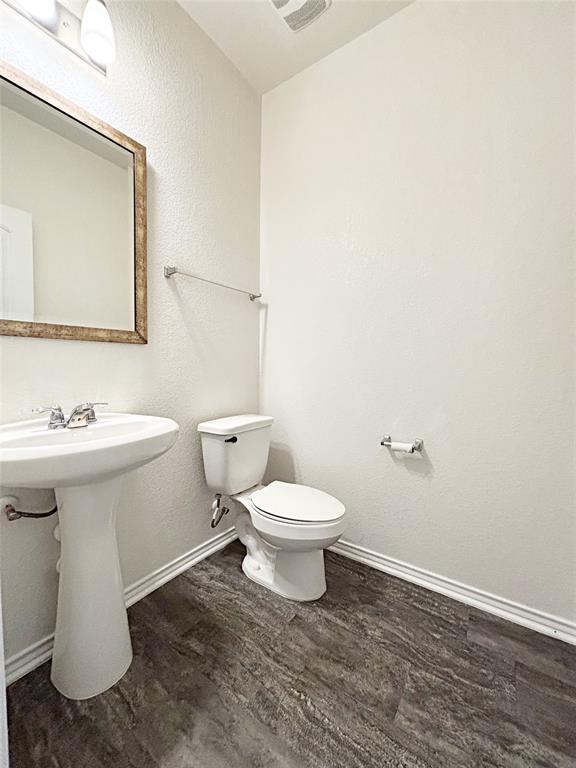 Building Photo - 1720 Foxglove Dr