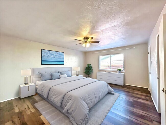 Building Photo - Effortless Living in a Beautifully Modernized Space!