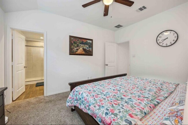 Building Photo - 16684 Lonely Pines Dr