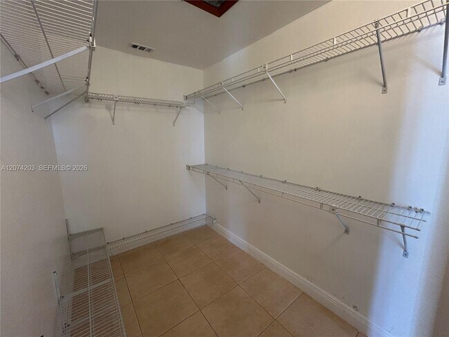 Building Photo - 6611 SW 99th Ave
