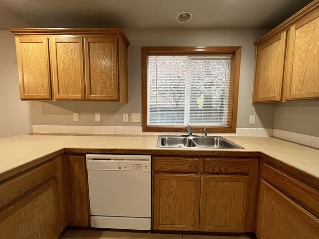 Building Photo - 3-Bed Home with Fireplace, Fenced Backyard, 2 Car Garage & Front Patio!