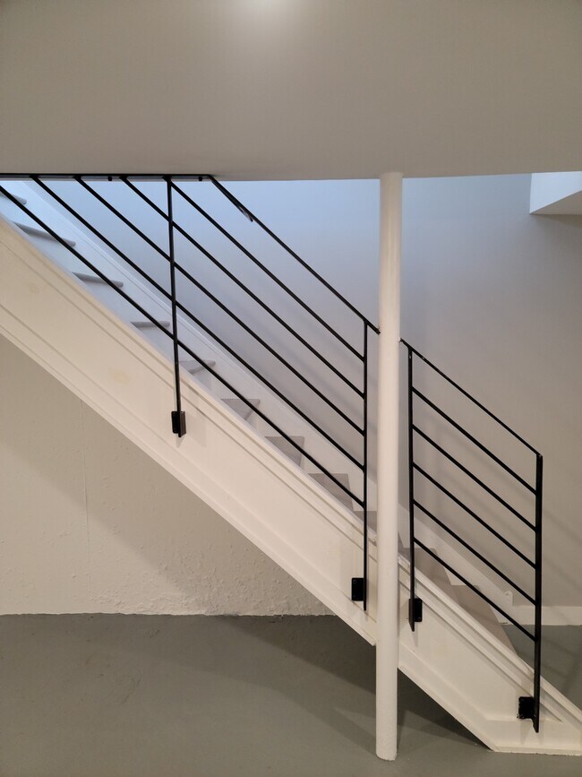 Building Photo - 2953 Edgley St