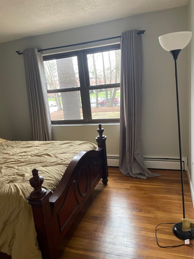 Building Photo - 4 Brook Rd