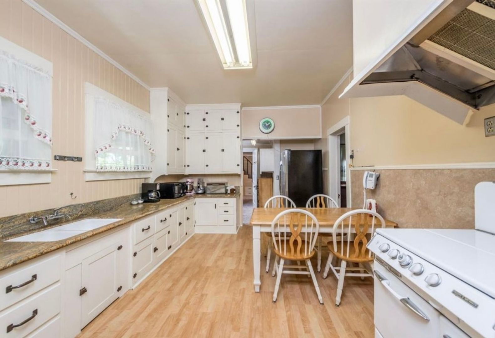 Building Photo - 867 Palo Alto Ave