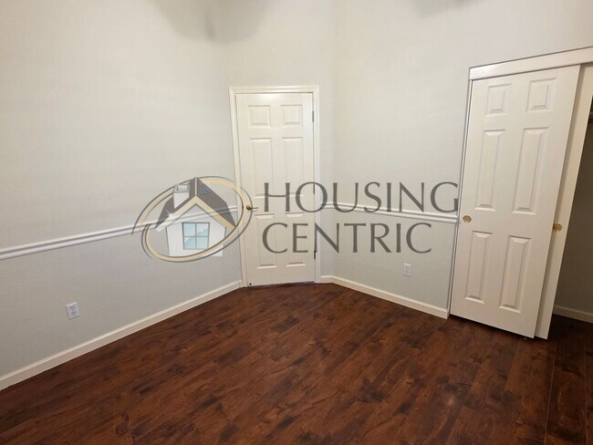 Building Photo - Beautiful Single Story Rental in Gated Serrano Community!