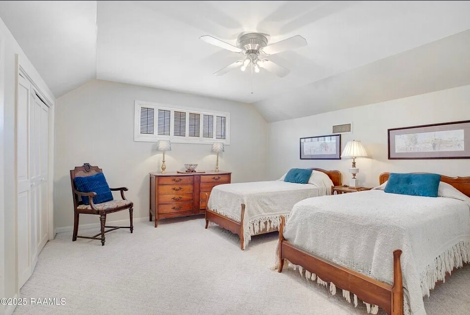 Upstairs bedroom w/ large closet - 113 Templeton Dr