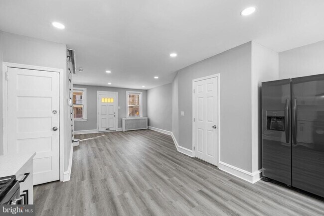 Building Photo - 5517 Ridgewood St