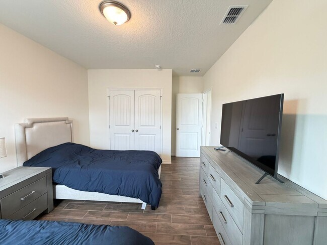 Building Photo - Perfect Home waiting for you! FULLY FURNISHED!