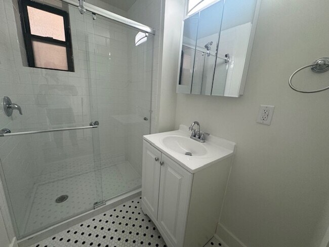 Building Photo - 5106 Baum Blvd