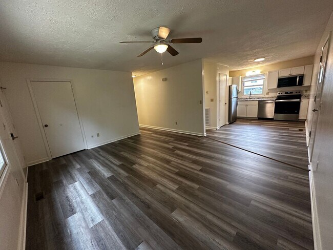 Building Photo - Fully Updated Duplex in Blacksburg