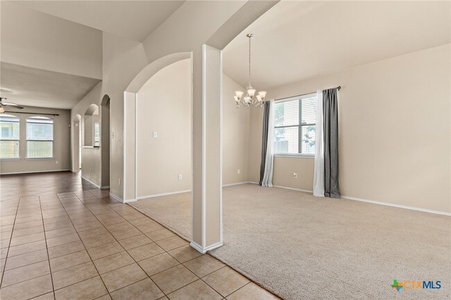 Building Photo - 5405 English Oak Dr