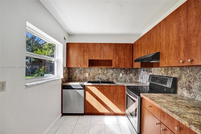 Building Photo - 2621 SW Natura Ave