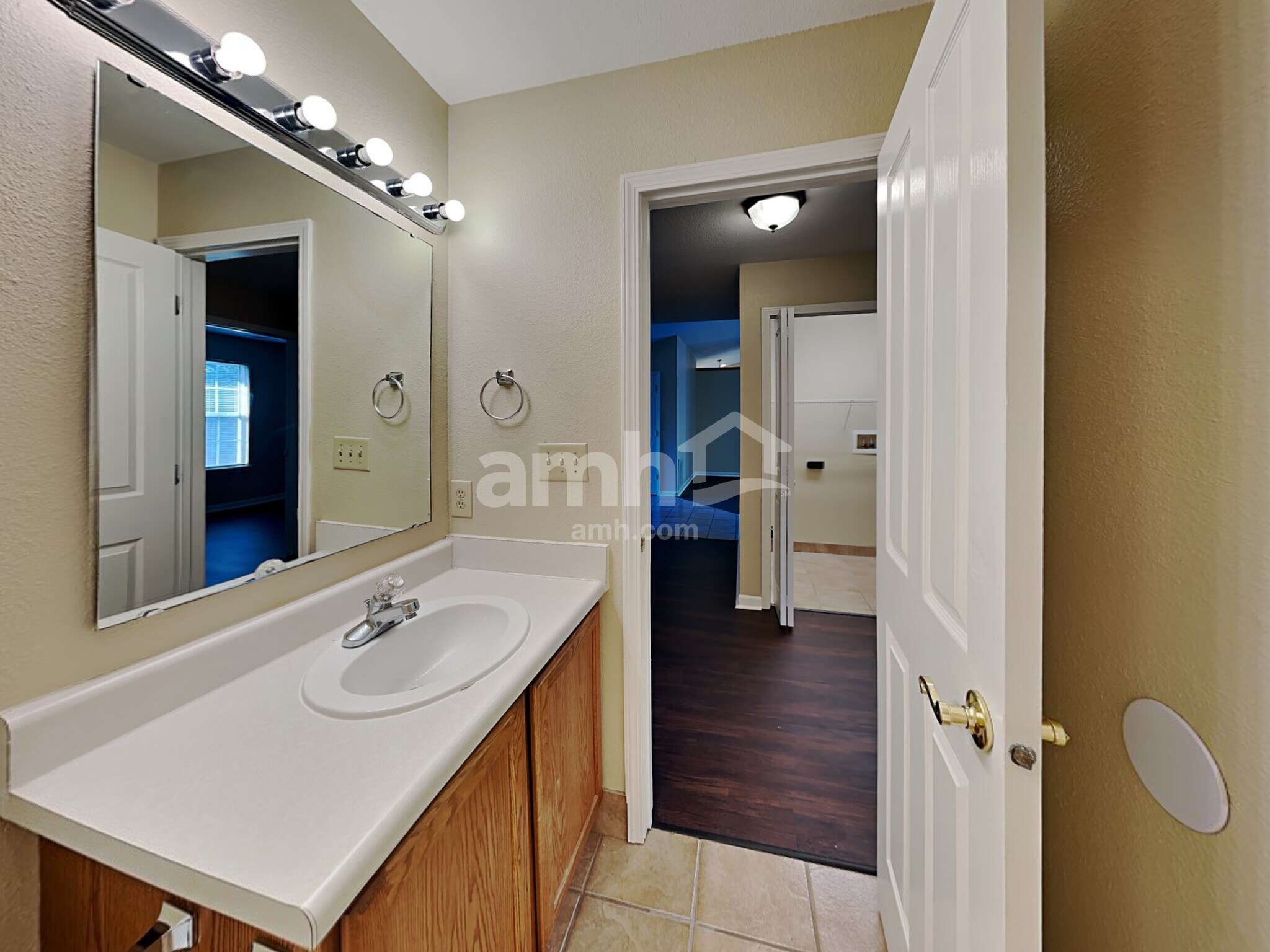 Building Photo - 7457 Kidwell Dr
