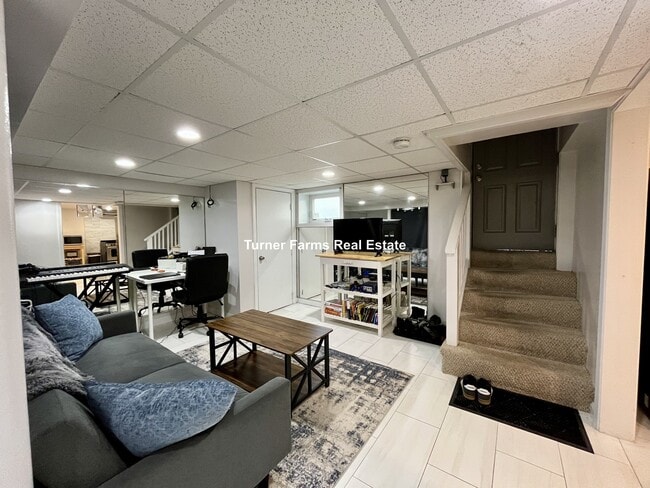 Building Photo - 77 Fairfax St