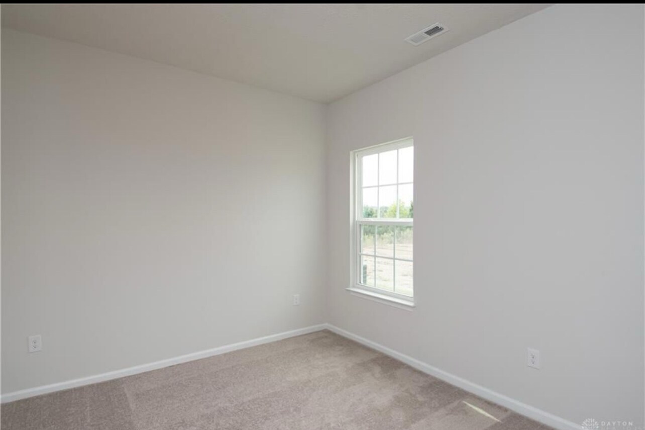 Building Photo - 2125 Schmidt Dr