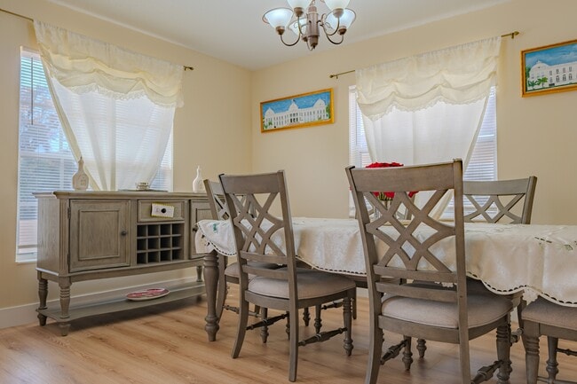 Building Photo - 6203 Tebbetts Dr