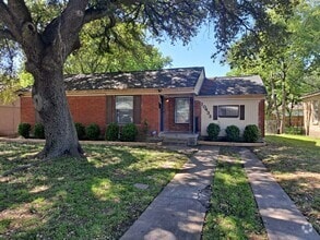 Building Photo - Beautiful 3/1  Available June 1st!