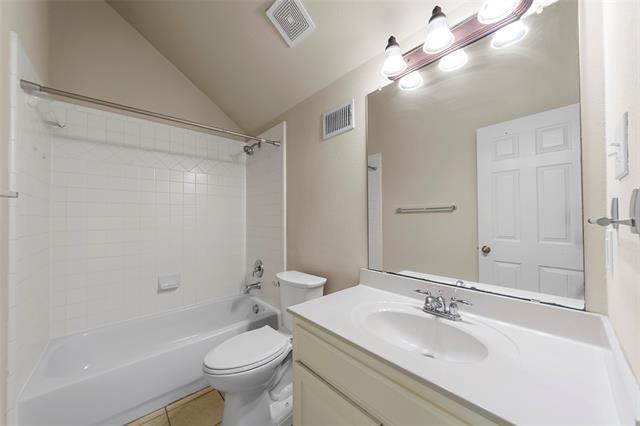 Building Photo - 2815 Madison Dr