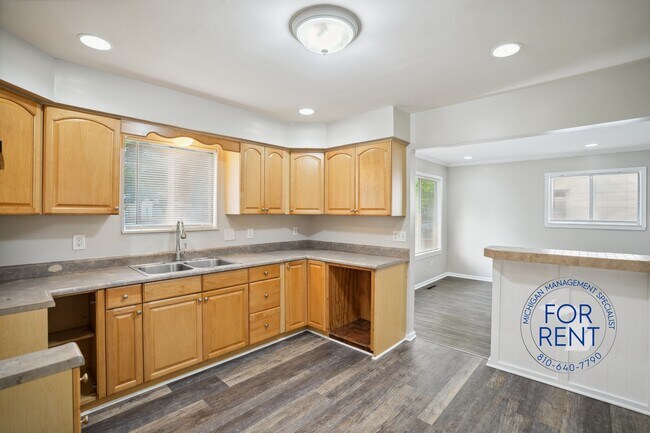 Building Photo - 3717 Larchmont St