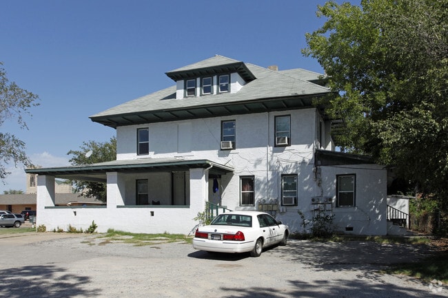 Building Photo - 703 Asp Ave