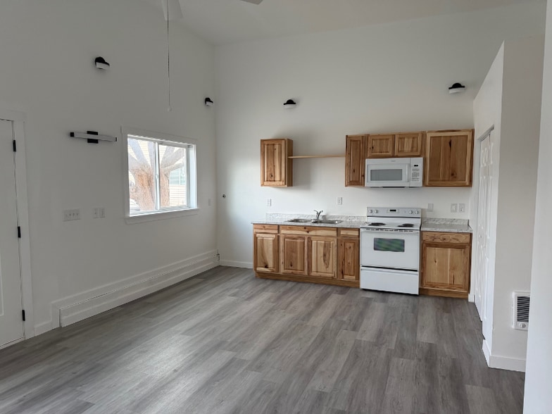 Building Photo - 113 Skeels Ave