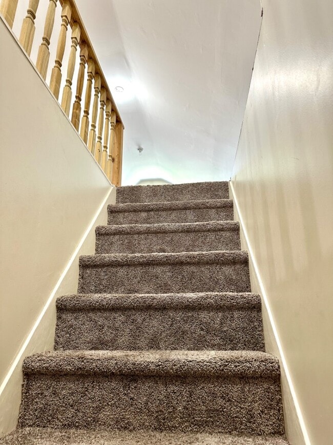 Building Photo - 4219 E 68th Terrace