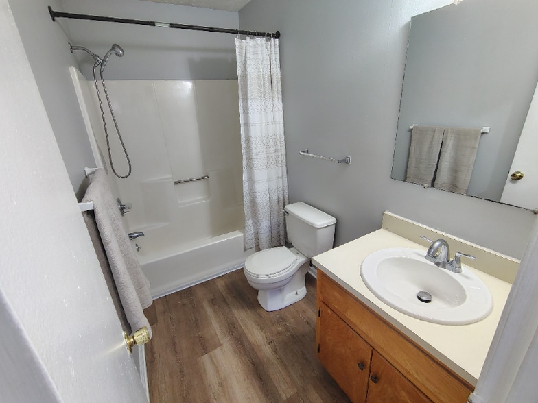 Building Photo - 12 Duiguid Dr