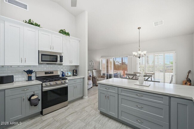 Building Photo - 24950 S Lakewood Dr