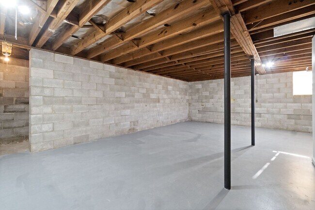 Building Photo - Pet Friendly Renovated Three Bedroom with Basement!