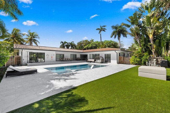 Building Photo - 1117 Adams St