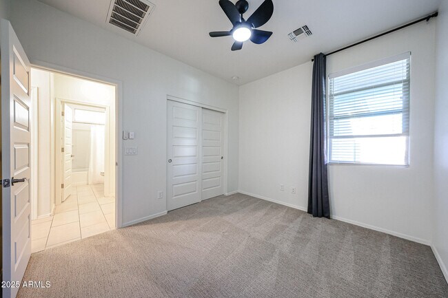 Building Photo - 14651 W Valentine St