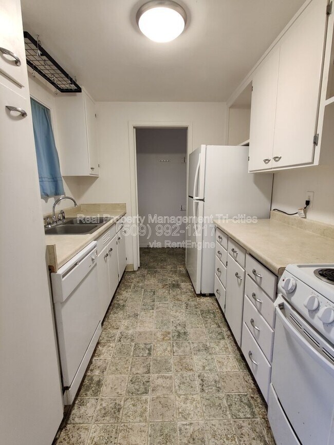 Building Photo - 1405 Wright Ave