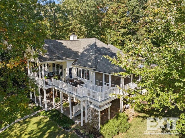 Building Photo - Incredible Lake House in Gaston Heights