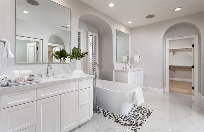 Building Photo - 21 Coral Cay