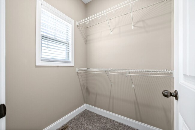 Building Photo - 172 Dundee Dr