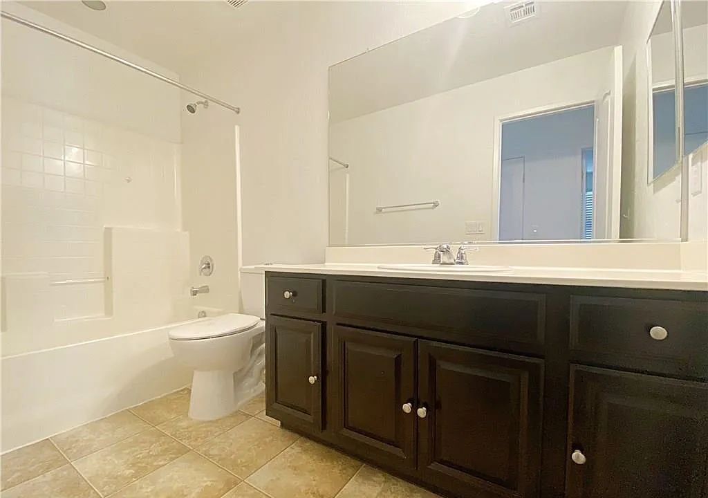 Building Photo - 7629 Jasmine Falls Dr