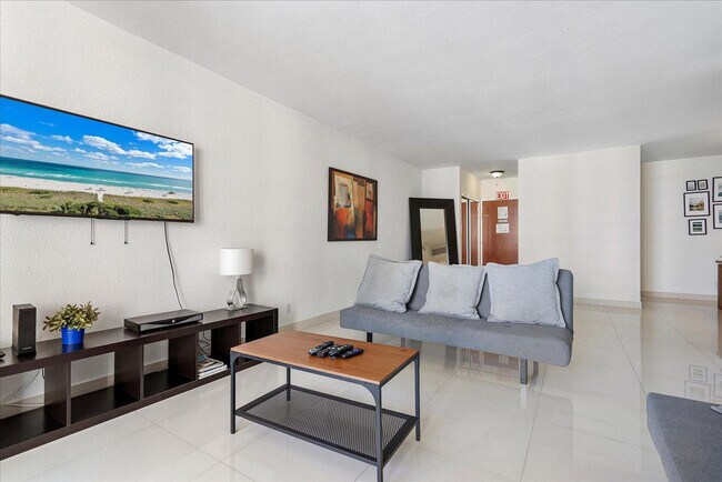 Building Photo - 3901 S Ocean Dr