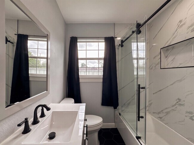 Building Photo - 730 Dunkley Dr
