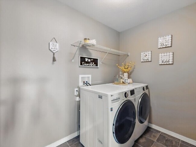 Building Photo - 8308 Needle Drop Ct
