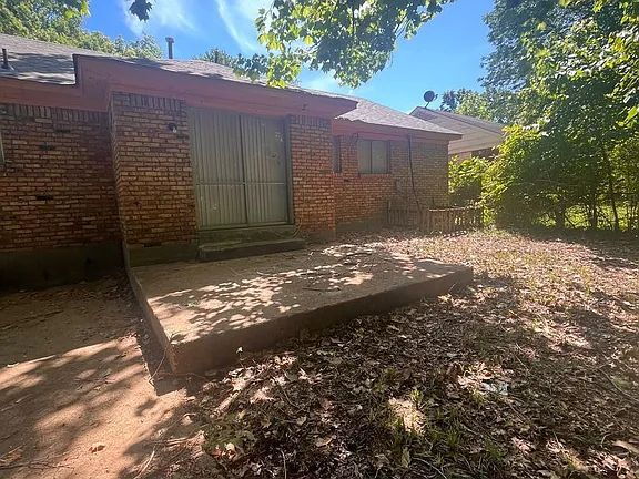 Building Photo - "Charming 3-Bedroom Memphis Home with 5 Half Baths – Perfect for Entertaining!"