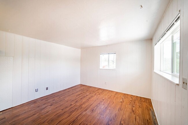 Building Photo - 434 N Norris Ave